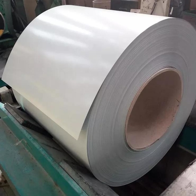 Bobina de aço galvanizada laminada a alta temperatura 1000-1800mm de DX51D para telhar a folha