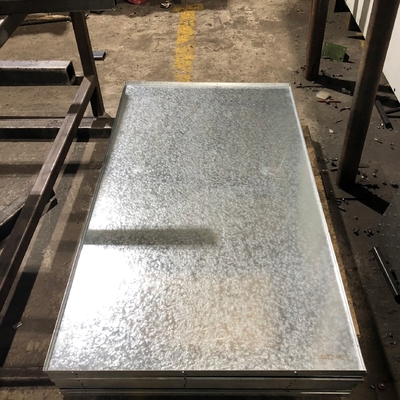 Z140 Z350 4ft X 8ft painéis de telhado de aço galvanizado DX54D DX55D 0,2-6mm espessura no edifício